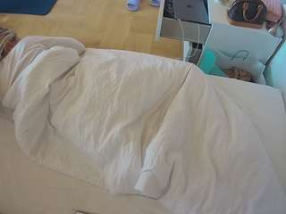 voyeurcam-julmodels-greybed-2 camsoda