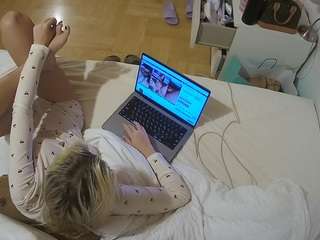 voyeurcam-julmodels-greybed-2 camsoda