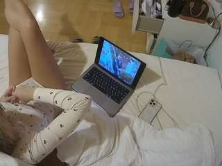 voyeurcam-julmodels-greybed-2 camsoda