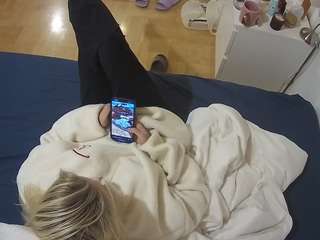 voyeurcam-julmodels-greybed-2