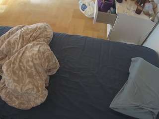 voyeurcam-julmodels-greybed-2 camsoda