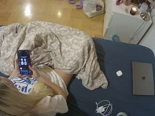 voyeurcam-julmodels-greybed-2 camsoda