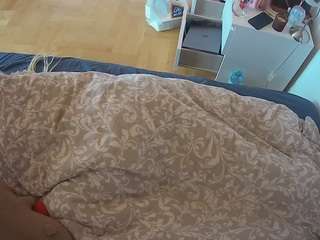 voyeurcam-julmodels-greybed-2 camsoda