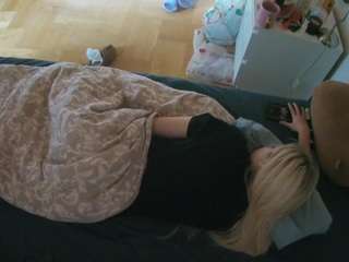 voyeurcam-julmodels-greybed-2 camsoda