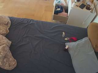 voyeurcam-julmodels-greybed-2 camsoda