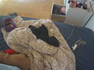 voyeurcam-julmodels-greybed-2 camsoda