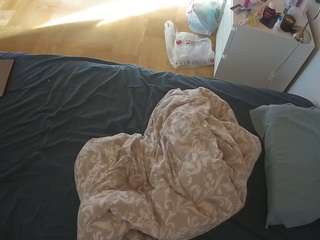 voyeurcam-julmodels-greybed-2 camsoda