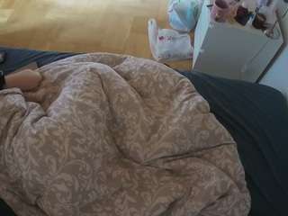 voyeurcam-julmodels-greybed-2 camsoda