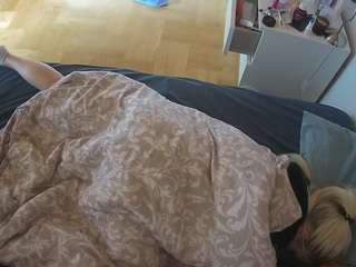voyeurcam-julmodels-greybed-2