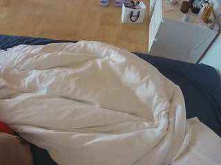 voyeurcam-julmodels-greybed-2