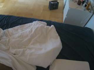 voyeurcam-julmodels-greybed-2's CamSoda show and profile