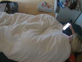 voyeurcam-julmodels-greybed-2 webcam