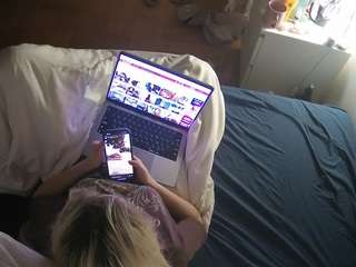 voyeurcam-julmodels-greybed-2