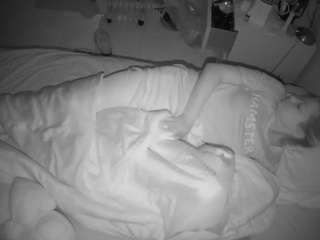 voyeurcam-julmodels-greybed-2 - Live HD Webcam