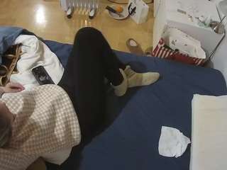 voyeurcam-julmodels-greybed-2