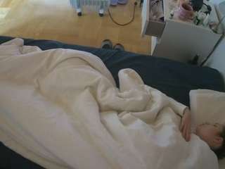 voyeurcam-julmodels-greybed-2 camsoda