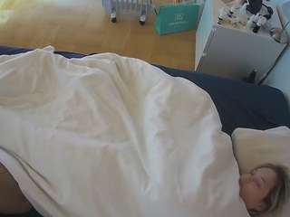 voyeurcam-julmodels-greybed-2