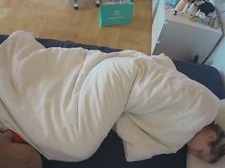 voyeurcam-julmodels-greybed-2