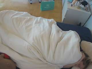 voyeurcam-julmodels-greybed-2