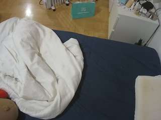 voyeurcam-julmodels-greybed-2