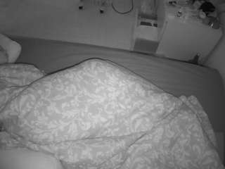 voyeurcam-julmodels-greybed-2's CamSoda show and profile