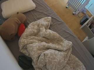 voyeurcam-julmodels-greybed-2