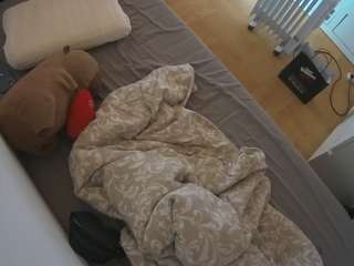 voyeurcam-julmodels-greybed-2