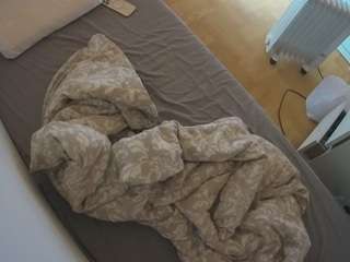 voyeurcam-julmodels-greybed-2 webcam