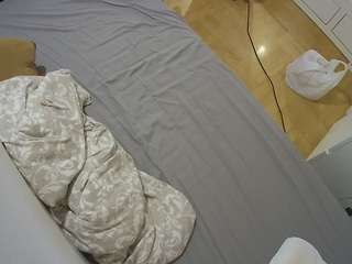 voyeurcam-julmodels-greybed-2 webcam