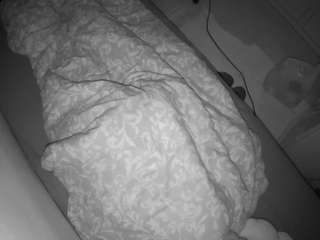 voyeurcam-julmodels-greybed-2 - Live HD Webcam