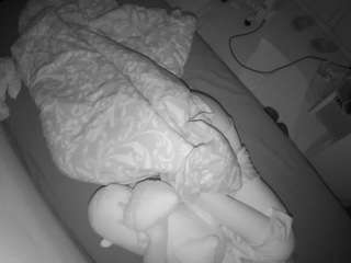 voyeurcam-julmodels-greybed-2 webcam