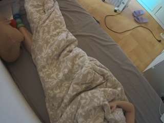 voyeurcam-julmodels-greybed-2's CamSoda show and profile