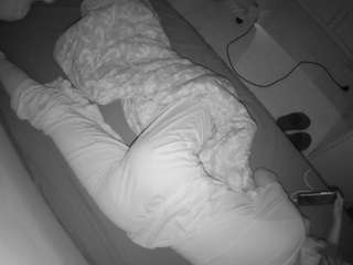 voyeurcam-julmodels-greybed-2's CamSoda show and profile