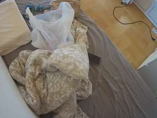 voyeurcam-julmodels-greybed-2