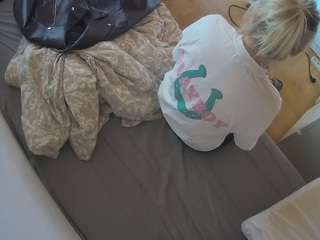 voyeurcam-julmodels-greybed-2