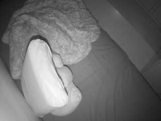 voyeurcam-julmodels-greybed-2 webcam