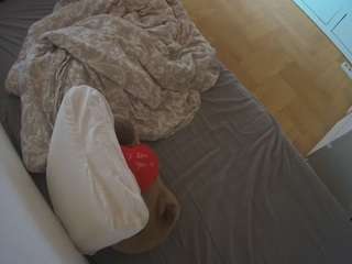 voyeurcam-julmodels-greybed-2 live cam profile