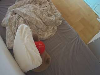 voyeurcam-julmodels-greybed-2's CamSoda show and profile