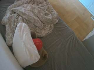 voyeurcam-julmodels-greybed-2 live cam profile