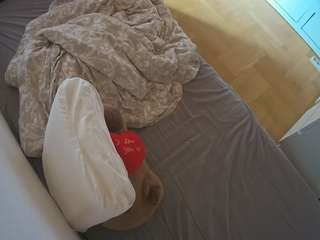 voyeurcam-julmodels-greybed-2 live cam profile