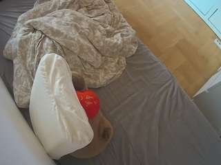 voyeurcam-julmodels-greybed-2 live cam profile
