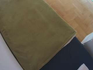 voyeurcam-julmodels-greybed-2