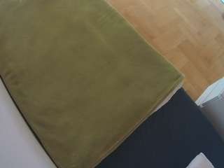 voyeurcam-julmodels-greybed-2