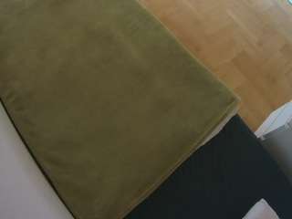 voyeurcam-julmodels-greybed-2