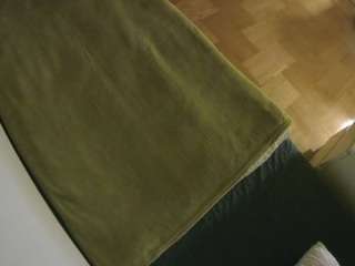 voyeurcam-julmodels-greybed-2