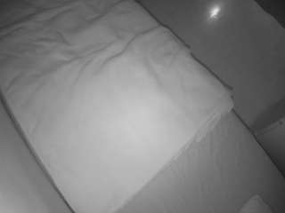 voyeurcam-julmodels-greybed-2 webcam