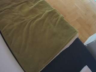 voyeurcam-julmodels-greybed-2 webcam