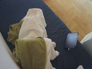 voyeurcam-julmodels-greybed-2 webcam