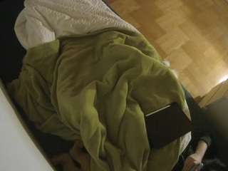 voyeurcam-julmodels-greybed-2 webcam