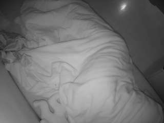 voyeurcam-julmodels-greybed-2 webcam